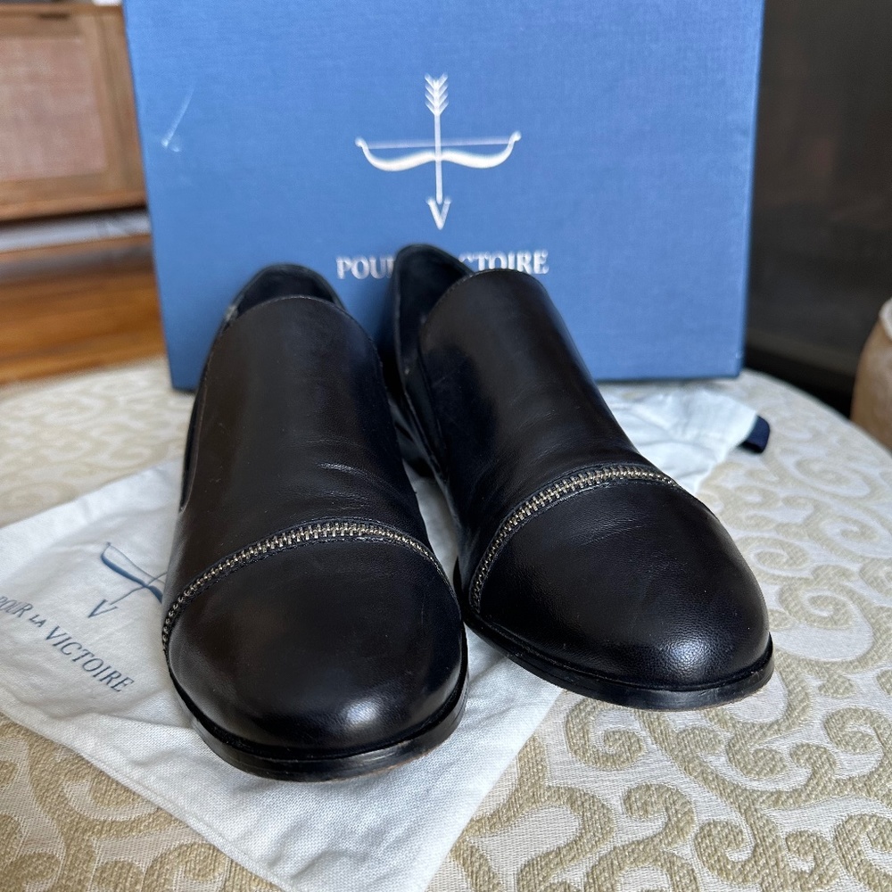 Pour la Victoire Lynn Zip Toe Detail Leather Loafers Flat Shoe Black 9